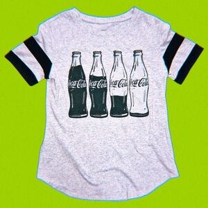 Pre-owned Women's Gray Coca-Cola Graphic Short-Sleeve T-Shirt (Size XS)